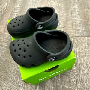 Toddler crocs
